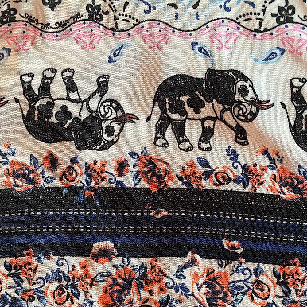 Colorful Romper w/ Ruffle - Picture 6 of 6